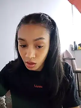 Leaberrry Chat XXX in diretta