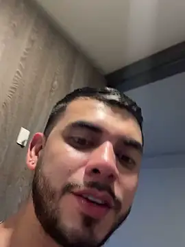 Dimitri_Bass: απευθείας συνομιλία ΧΧΧ