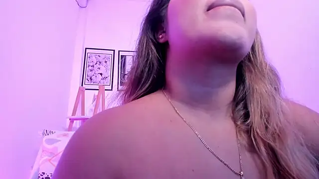 sofihill01 élő XXX-chatje