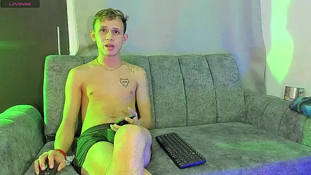 Two_sexboys – Live XXX-chat