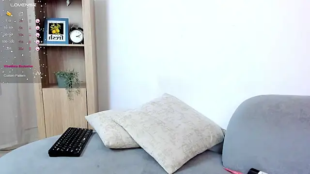 bloom_apple Webcam Show