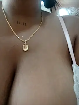 lia_mariana's Live XXX Chat