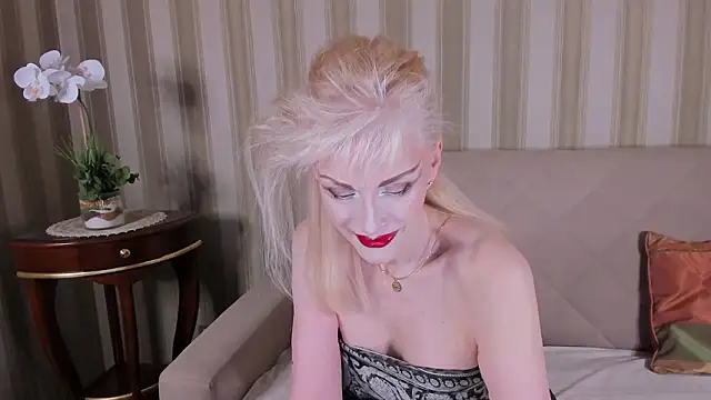 XXX chat uživo modela Rita_Farel