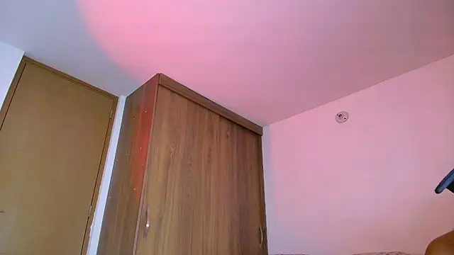 SARA_TS_FOXのライブXXXチャット