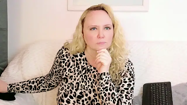 Sarah4you Live XXX-Chat