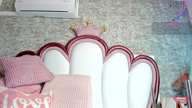 แชท XXX สดของ EmmaCrush