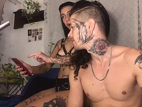 XXX chat uživo modela luckydick333