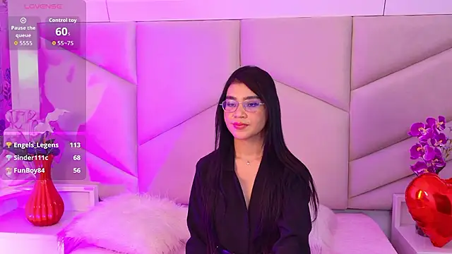 Chat +18 de OliviaDiaz ao vivo