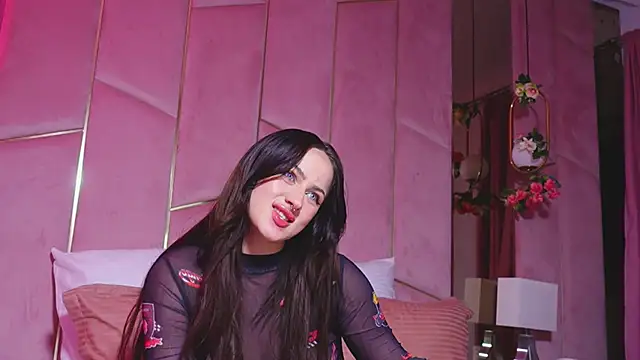 LucyLextonXのライブXXXチャット