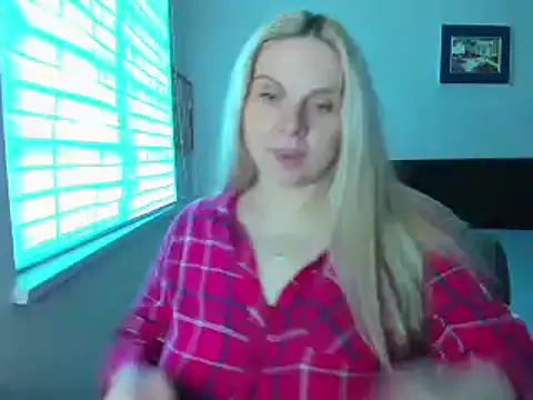 callme_ivaのライブXXXチャット