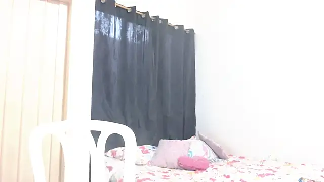 hot_and_naughty_latin Live XXX-Chat