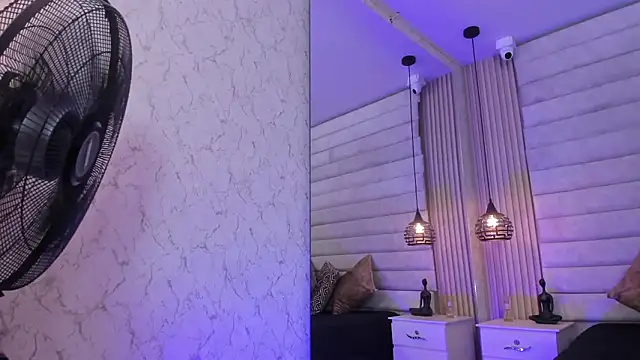 VictoriaaBlair 现场XXX聊天