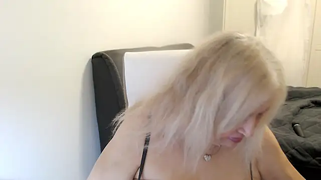 SusiLifeXXX's Live XXX Chat