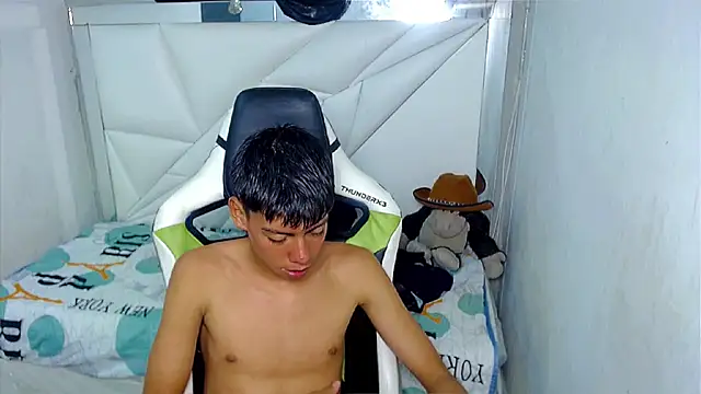 XXX chat uživo modela Liarr_