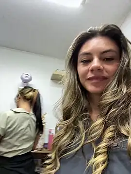 alicee16 Adlı Modelin Canlı XXX Sohbeti