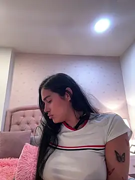 Bella__Wood Pertunjukan Webcam