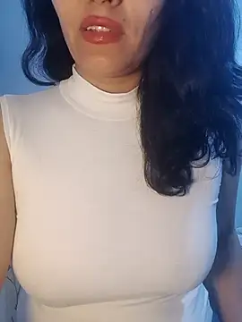 Nergiz2135 Webcam Show