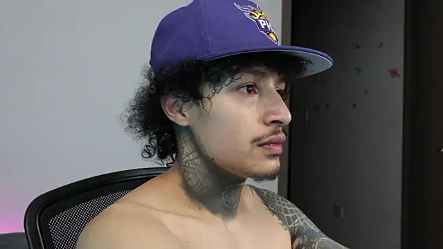 trieone's Webcam Show