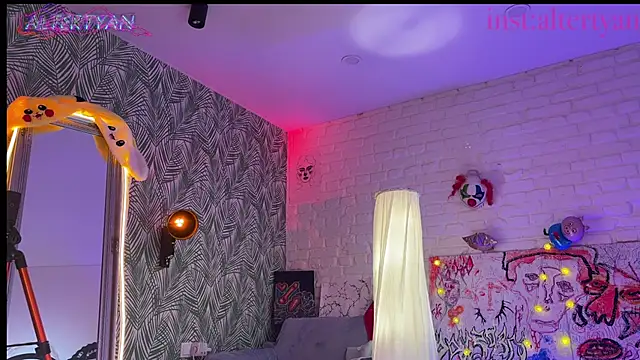 XXX chat uživo modela altertyan