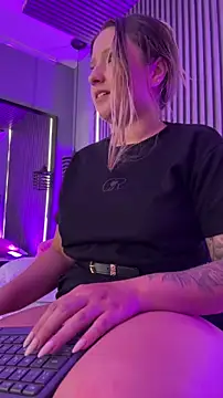 MiaPetit_'s Live XXX Chat