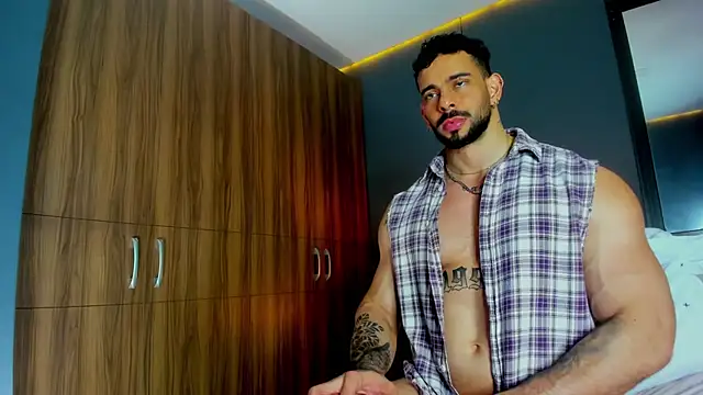 massimo_visconti Adlı Modelin Canlı XXX Sohbeti