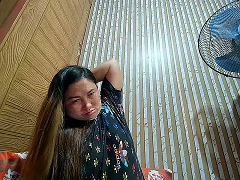 Simple_Asian Adlı Modelin Canlı XXX Sohbeti