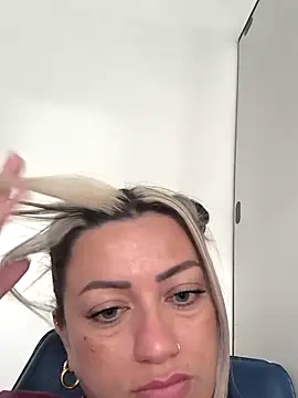 NinaRicci1518 – Live XXX-chat