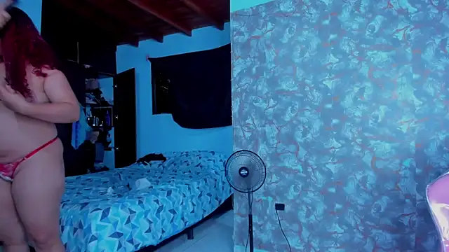 Chat +18 de AngelaCoffee ao vivo