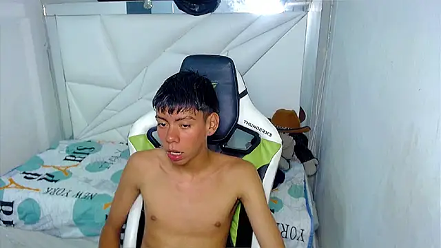 Онлайн чат XXX Liarr_