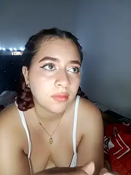 Chloe_Sky_love Adlı Modelin Canlı XXX Sohbeti