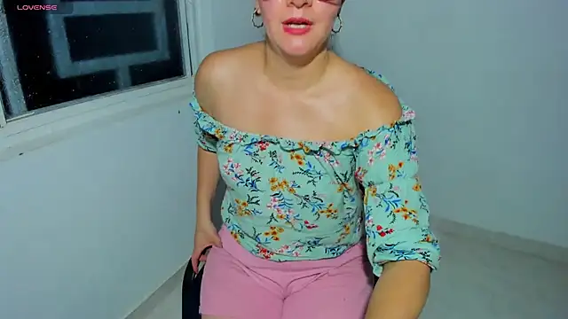 Chanelll_Taylorr_ Chat XXX in diretta