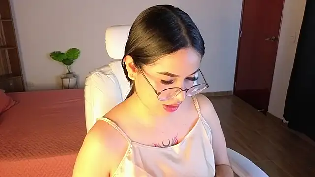 Renaxi_Smith Live XXX-Chat