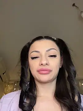 Layana_Ro's Live XXX Chat