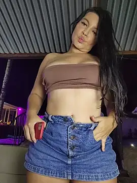 Pretty_Julieta's Live XXX Chat