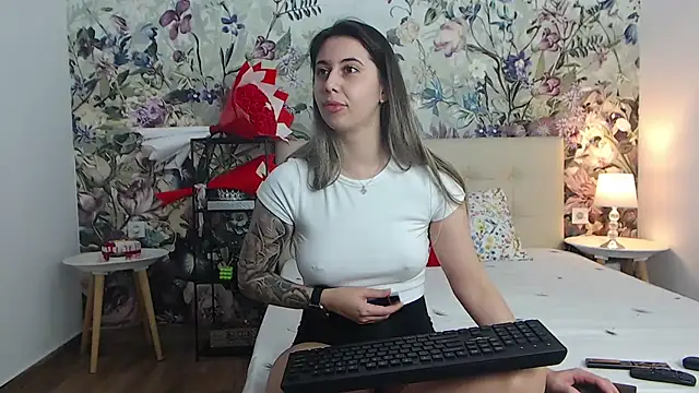 RoseDiamond06: онлайн-секс-чат