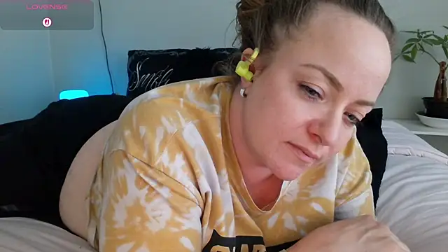 julimonroe's Live XXX Chat