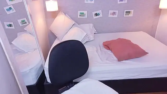 Chat XXX en directo de kiara_evanss