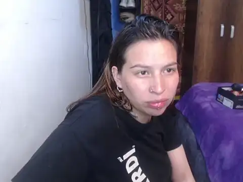 layanafuckass' Live XXX Chat