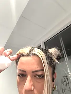 NinaRicci1518's Live XXX Chat