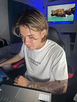 Chat XXX ao vivo de AngelLatinBoy