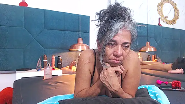 chanel_grant Adlı Modelin Canlı XXX Sohbeti