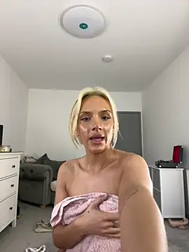 Naughtyblondex Webcamshow