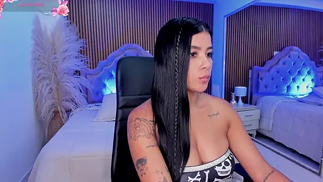 SelenaStonne: онлайн-секс-чат