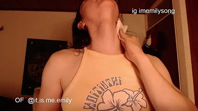 Chat +18 de emily_pearl_ ao vivo