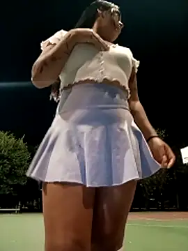 XXX chat uživo modela LunaHot_777