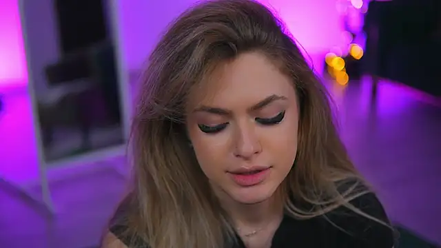 NayaQuinn: απευθείας συνομιλία ΧΧΧ