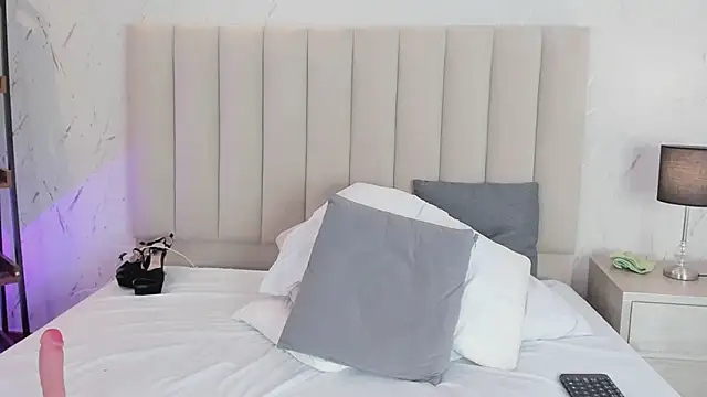 ViolettaRousee_'s Live XXX Chat