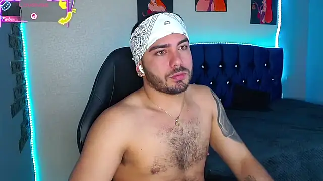 adamhairy Adlı Modelin Canlı XXX Sohbeti