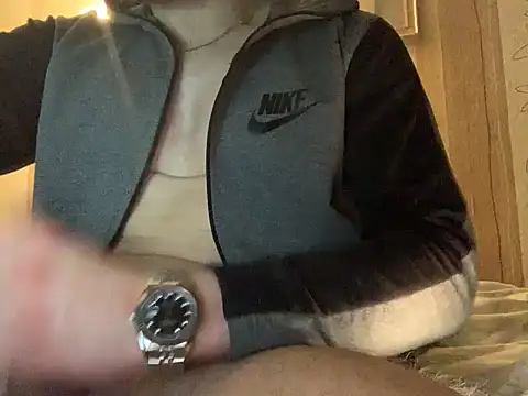 ImmerhartundgeilのライブXXXチャット