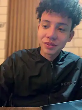 yoursexyjose's Live XXX Chat